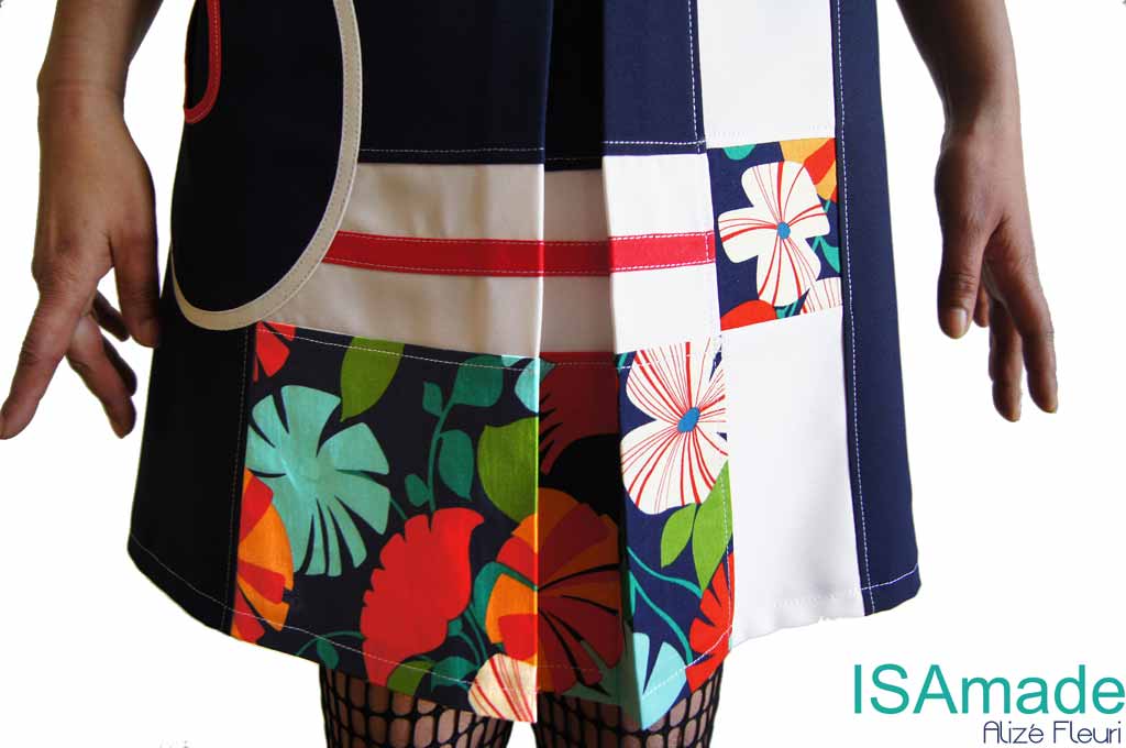 Robe bleu marine écru rouge fleurie trapèze Chic Marine – Image 3