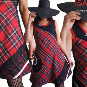 Robe carreaux écossais rouge tartan noire dentelle résille fleurie