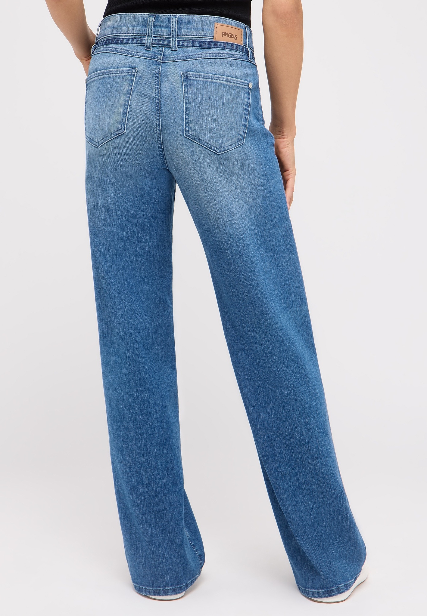 Jean’s Large – Image 3