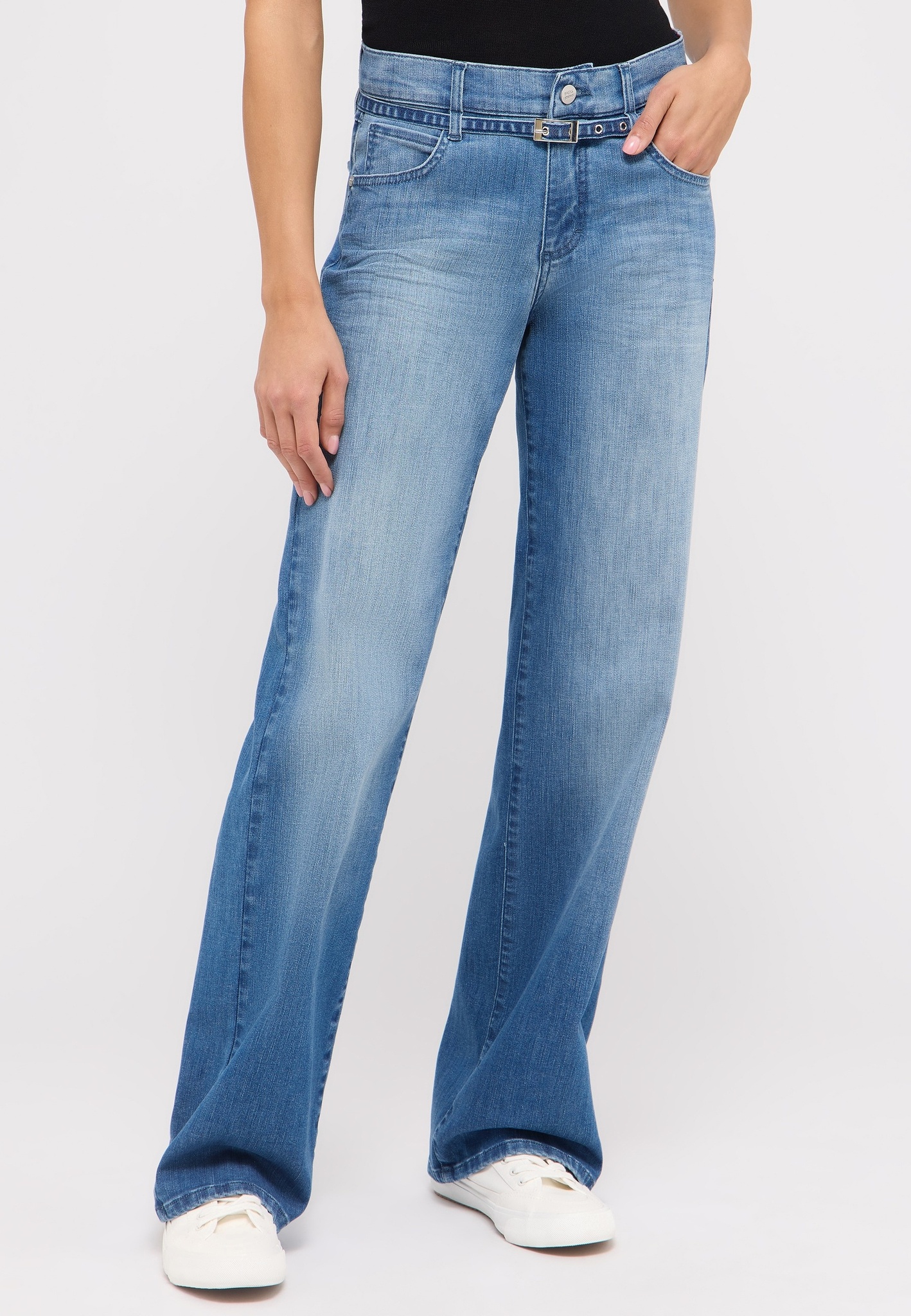 Jean’s Large – Image 2