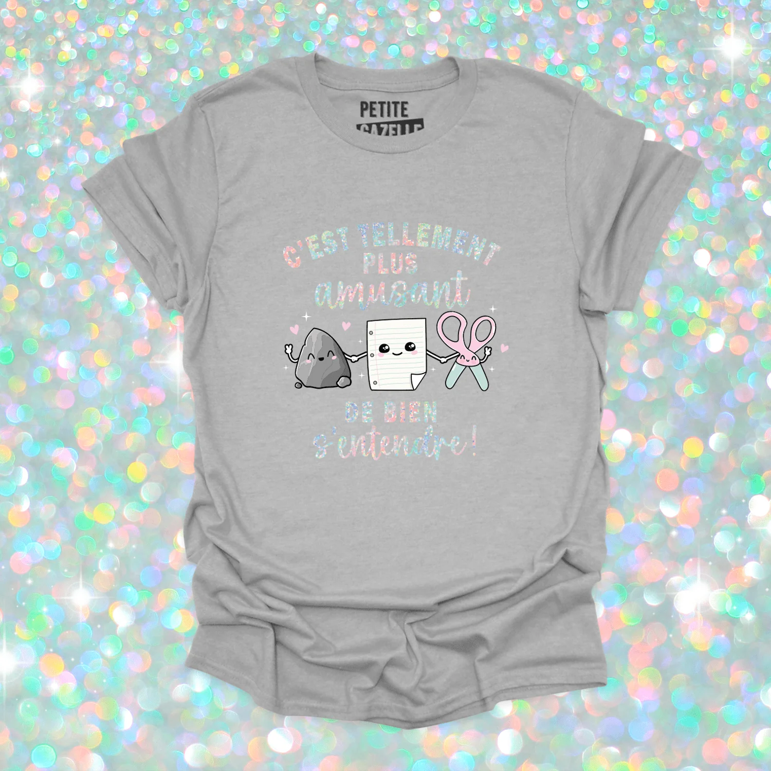 T-SHIRT COL ROND | C'est tellement plus amusant de bien s'entendre (Holographique) – Image 3