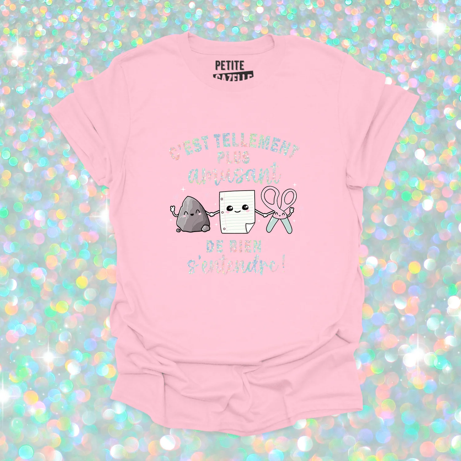 T-SHIRT COL ROND | C'est tellement plus amusant de bien s'entendre (Holographique) – Image 7